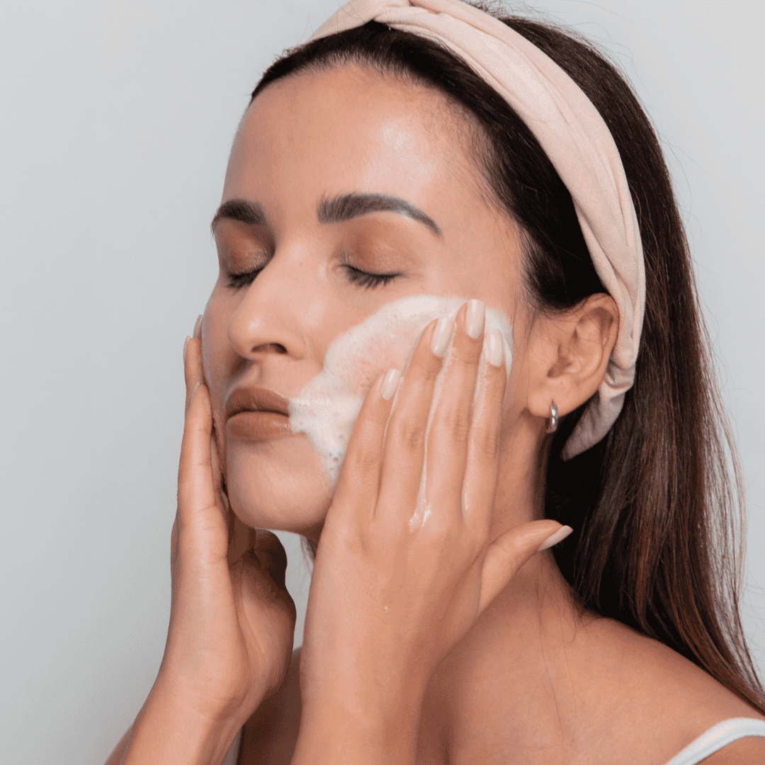 Espuma Iluminadora, Limpa e Renova Com Ácido Mandélico